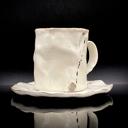 Recipient of the Kyoto Prefecture Order of Cultural Merit, Sodeisha Co-Founder Hikaru Yamada, Kohiki Iron-Painted Dotted Line Pattern Coffee Cup and Saucer, A White Sake Vessel Where the Amber Color of Whiskey Beautifully Reflects #279