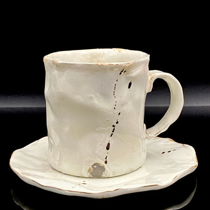 Recipient of the Kyoto Prefecture Order of Cultural Merit, Sodeisha Co-Founder Hikaru Yamada, Kohiki Iron-Painted Dotted Line Pattern Coffee Cup and Saucer, A White Sake Vessel Where the Amber Color of Whiskey Beautifully Reflects #279