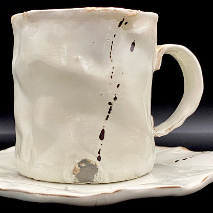 Recipient of the Kyoto Prefecture Order of Cultural Merit, Sodeisha Co-Founder Hikaru Yamada, Kohiki Iron-Painted Dotted Line Pattern Coffee Cup and Saucer, A White Sake Vessel Where the Amber Color of Whiskey Beautifully Reflects #279