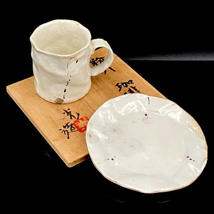 Recipient of the Kyoto Prefecture Order of Cultural Merit, Sodeisha Co-Founder Hikaru Yamada, Kohiki Iron-Painted Dotted Line Pattern Coffee Cup and Saucer, A White Sake Vessel Where the Amber Color of Whiskey Beautifully Reflects #279