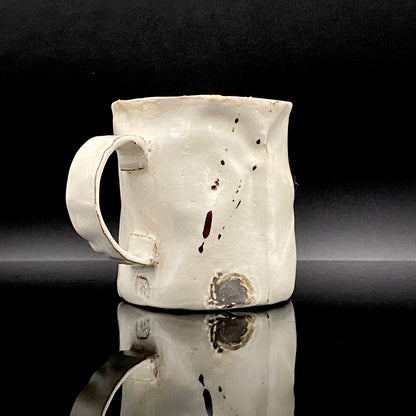 Recipient of the Kyoto Prefecture Order of Cultural Merit, Sodeisha Co-Founder Hikaru Yamada, Kohiki Iron-Painted Dotted Line Pattern Coffee Cup and Saucer, A White Sake Vessel Where the Amber Color of Whiskey Beautifully Reflects #279