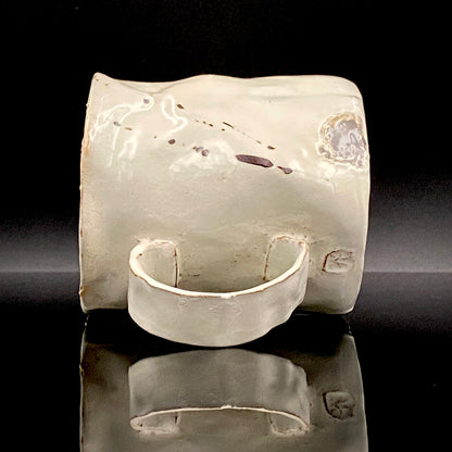 Recipient of the Kyoto Prefecture Order of Cultural Merit, Sodeisha Co-Founder Hikaru Yamada, Kohiki Iron-Painted Dotted Line Pattern Coffee Cup and Saucer, A White Sake Vessel Where the Amber Color of Whiskey Beautifully Reflects #279