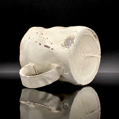 Recipient of the Kyoto Prefecture Order of Cultural Merit, Sodeisha Co-Founder Hikaru Yamada, Kohiki Iron-Painted Dotted Line Pattern Coffee Cup and Saucer, A White Sake Vessel Where the Amber Color of Whiskey Beautifully Reflects #279