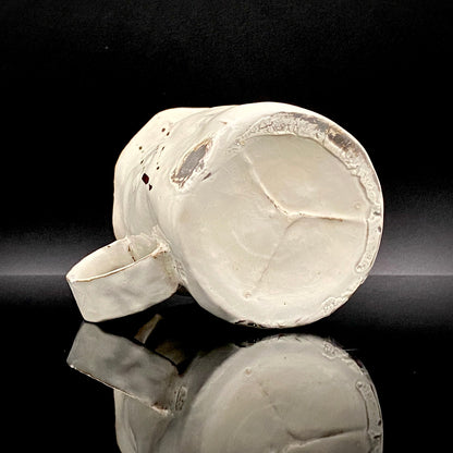 Recipient of the Kyoto Prefecture Order of Cultural Merit, Sodeisha Co-Founder Hikaru Yamada, Kohiki Iron-Painted Dotted Line Pattern Coffee Cup and Saucer, A White Sake Vessel Where the Amber Color of Whiskey Beautifully Reflects #279