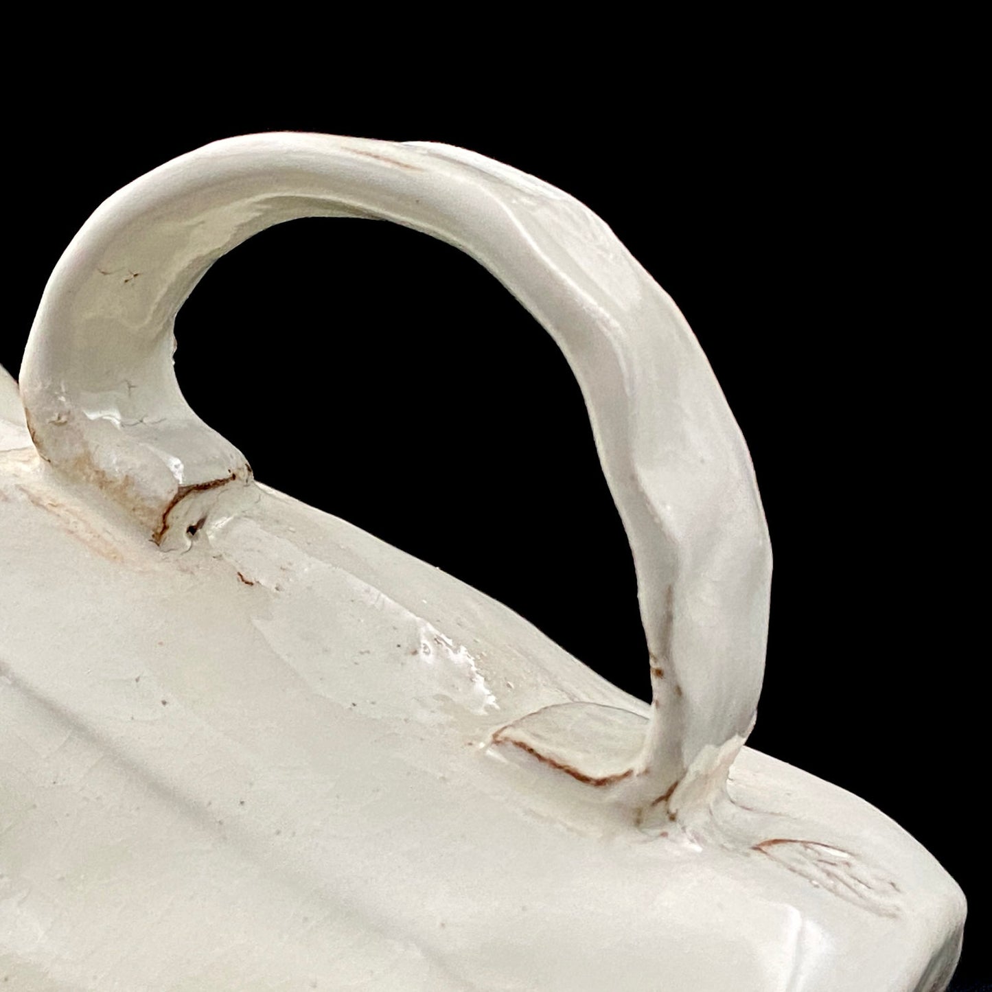 Recipient of the Kyoto Prefecture Order of Cultural Merit, Sodeisha Co-Founder Hikaru Yamada, Kohiki Iron-Painted Dotted Line Pattern Coffee Cup and Saucer, A White Sake Vessel Where the Amber Color of Whiskey Beautifully Reflects #279