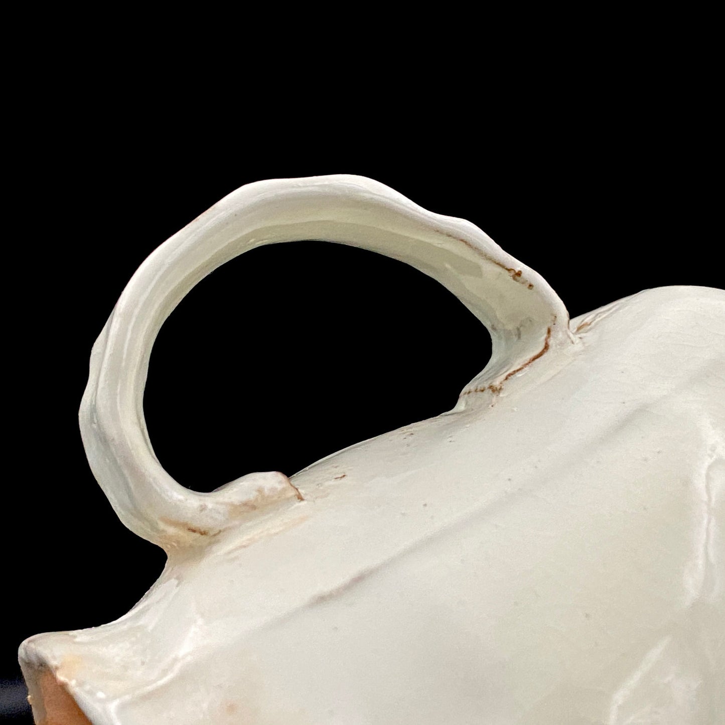Recipient of the Kyoto Prefecture Order of Cultural Merit, Sodeisha Co-Founder Hikaru Yamada, Kohiki Iron-Painted Dotted Line Pattern Coffee Cup and Saucer, A White Sake Vessel Where the Amber Color of Whiskey Beautifully Reflects #279