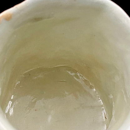 Recipient of the Kyoto Prefecture Order of Cultural Merit, Sodeisha Co-Founder Hikaru Yamada, Kohiki Iron-Painted Dotted Line Pattern Coffee Cup and Saucer, A White Sake Vessel Where the Amber Color of Whiskey Beautifully Reflects #279