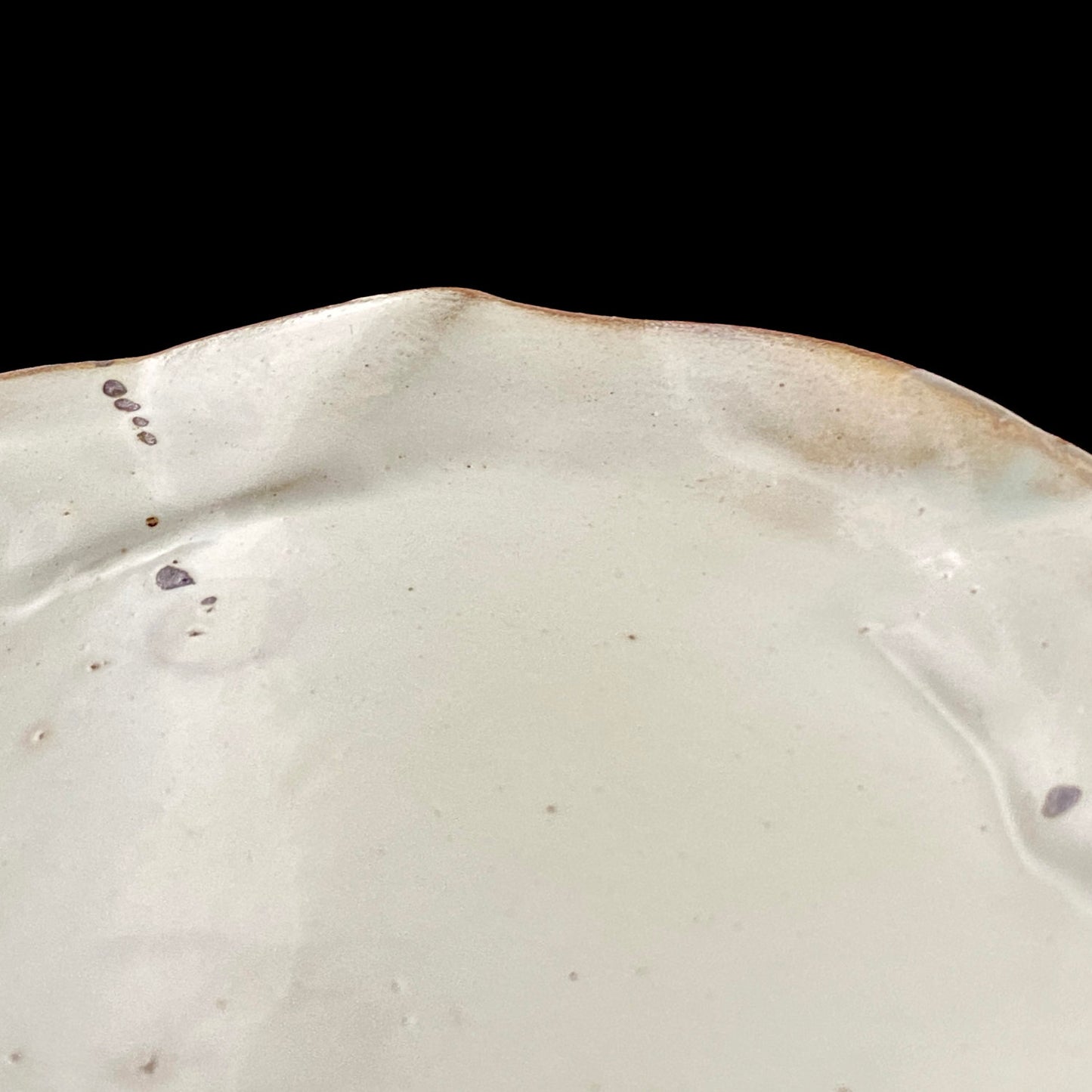 Recipient of the Kyoto Prefecture Order of Cultural Merit, Sodeisha Co-Founder Hikaru Yamada, Kohiki Iron-Painted Dotted Line Pattern Coffee Cup and Saucer, A White Sake Vessel Where the Amber Color of Whiskey Beautifully Reflects #279