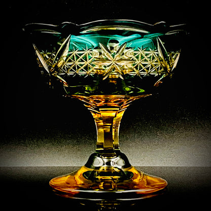 黄綬褒章受章作家 黒木 国昭 作 綾切子 緑琥珀重ね色被せ 馬上杯 テイスティンググラス #286