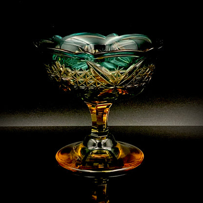 黄綬褒章受章作家 黒木 国昭 作 綾切子 緑琥珀重ね色被せ 馬上杯 テイスティンググラス #286
