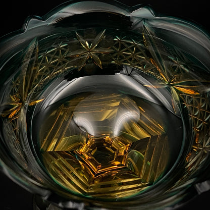 黄綬褒章受章作家 黒木 国昭 作 綾切子 緑琥珀重ね色被せ 馬上杯 テイスティンググラス #286