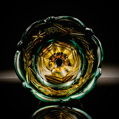 黄綬褒章受章作家 黒木 国昭 作 綾切子 緑琥珀重ね色被せ 馬上杯 テイスティンググラス #286