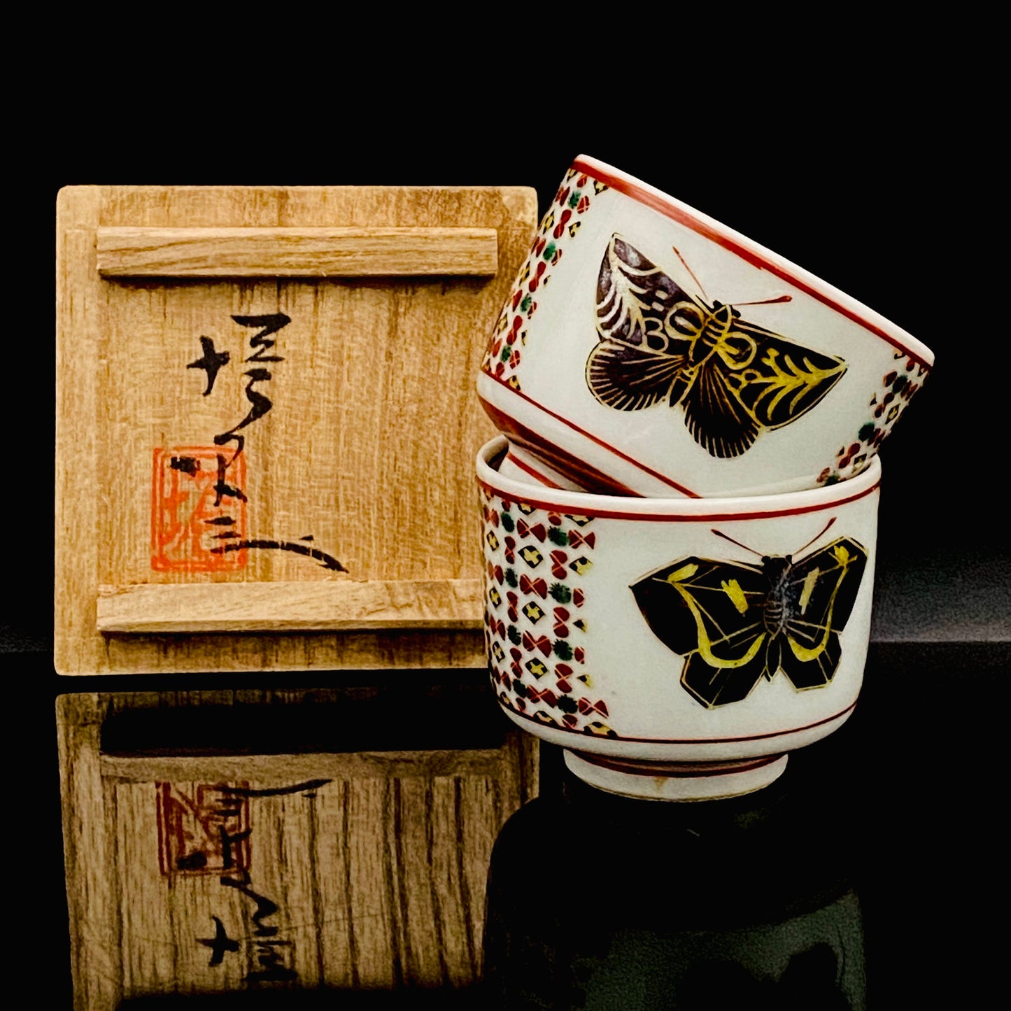 Tojiro Kitade, Councillor of the Nitten Exhibition and First Professor at Kanazawa College of Art: Polychrome Enamel and Gold Geometric Pattern Butterfly Design, A Pinnacle of Contemporary Kutani Ware Two-Piece Set #304