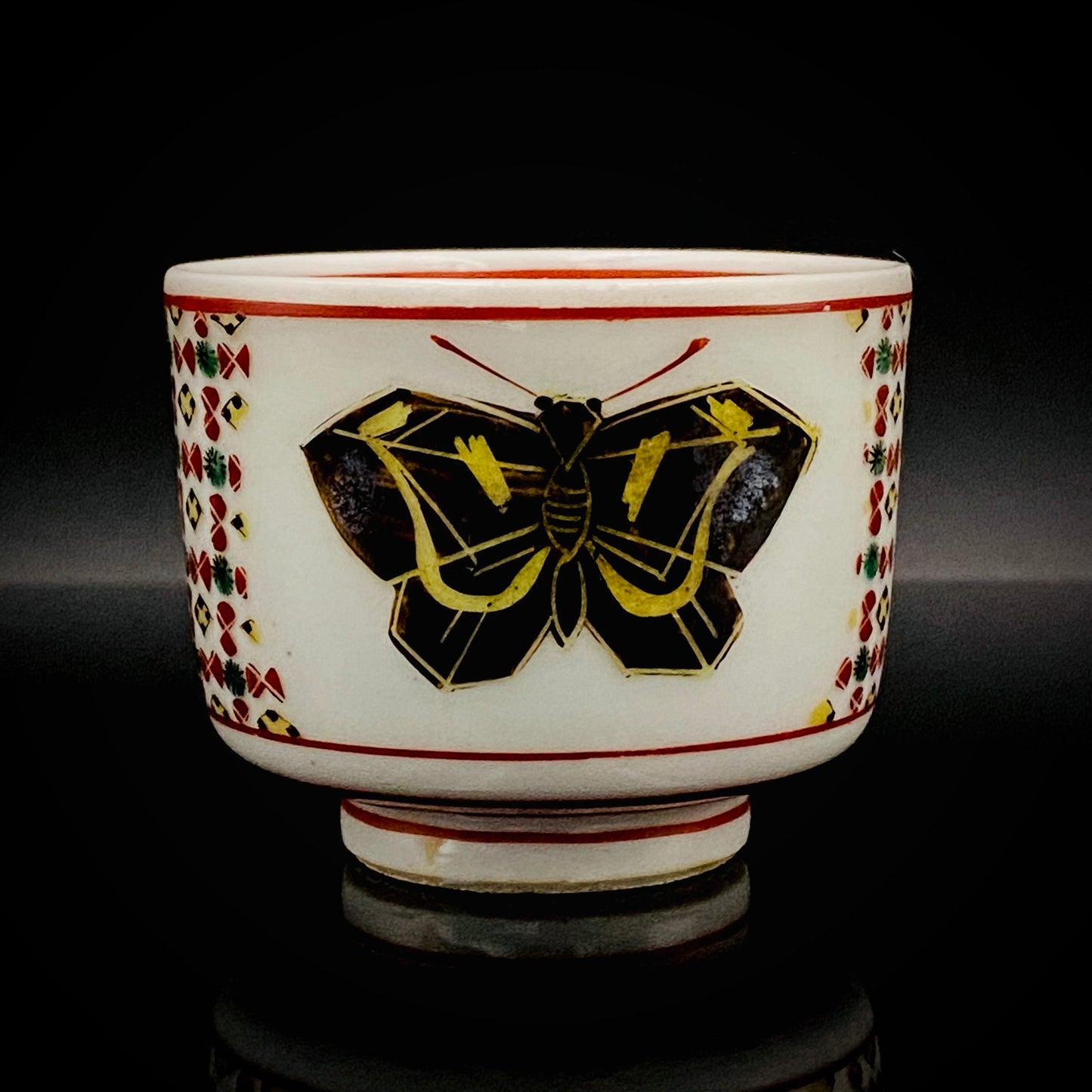 Tojiro Kitade, Councillor of the Nitten Exhibition and First Professor at Kanazawa College of Art: Polychrome Enamel and Gold Geometric Pattern Butterfly Design, A Pinnacle of Contemporary Kutani Ware Two-Piece Set #304