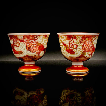 九谷烧加贺大圣寺赤绘细描名家 谷秋溪（Tani Shukei）、作品 描金九谷赤绘细描云龙纹酒杯 两客 竹内吟秋门下之真传 极细一笔勾勒 云龙纹 日本陶瓷艺术史之至宝 #308