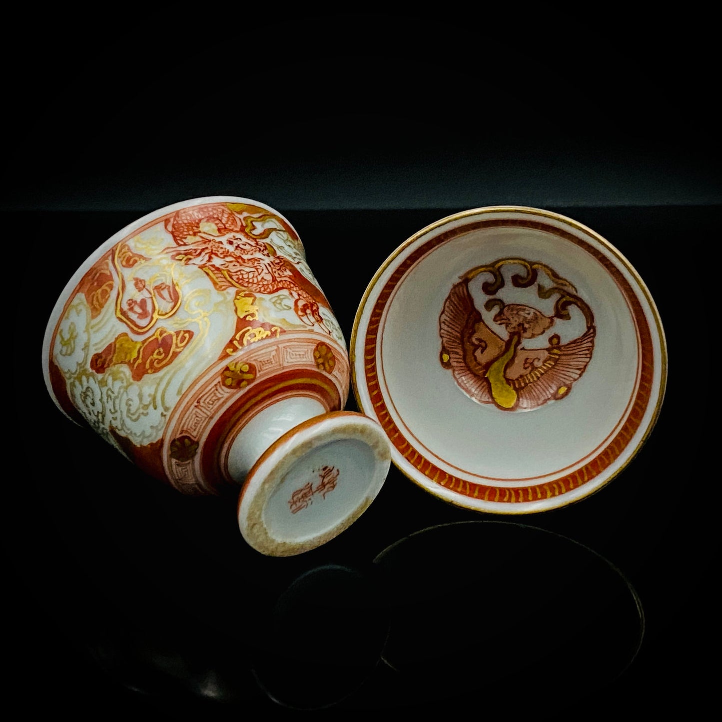 九谷烧加贺大圣寺赤绘细描名家 谷秋溪（Tani Shukei）、作品 描金九谷赤绘细描云龙纹酒杯 两客 竹内吟秋门下之真传 极细一笔勾勒 云龙纹 日本陶瓷艺术史之至宝 #308