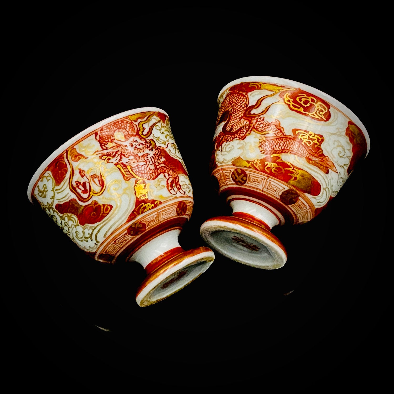九谷焼大聖寺赤絵細描の名工 谷 秋渓 作 金彩九谷赤絵細描雲龍文酒盃