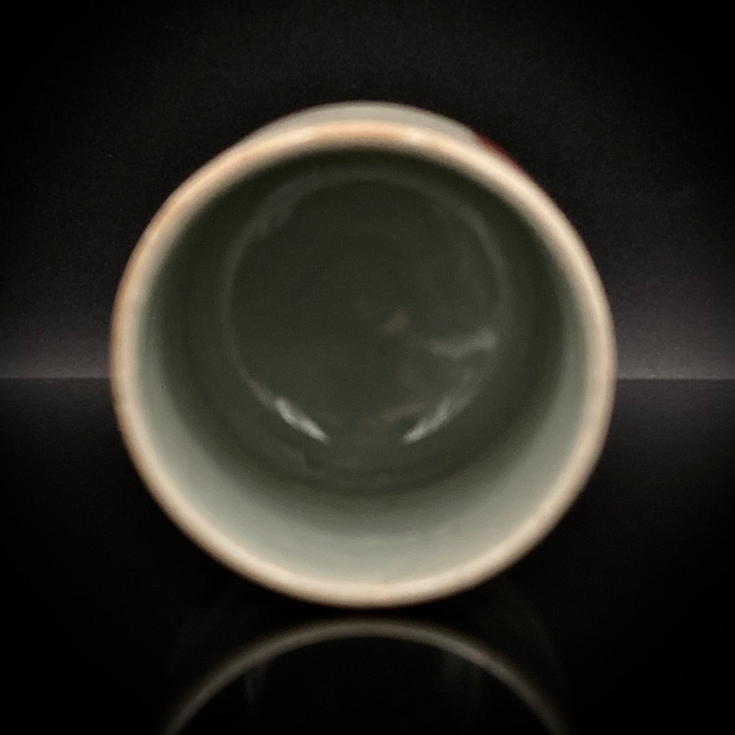 兼具油画与陶艺双璧之不世出的跨界巨匠 盐原文二（Shiohara Bunji） 最晚年遗作 九谷烧 红梅图 咕噜杯（酒杯） 饮酒小杯 #293