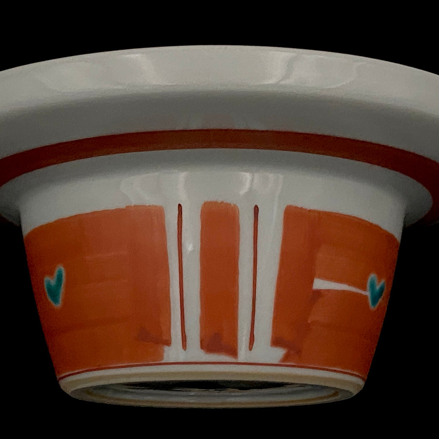 Nitten Prime Minister Award-Winning Artist Fujio Kitade, Kutani Ware Iroe Calligraphic Character Ashtray "Jitsugetsushin: Daily Renewal, Ever-New Alongside the Sun and Moon" #320