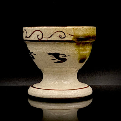 Restorer of the Legendary Meiji-Era Nishiura Ware: 5th-Generation Hiramasa Kiln Master Noritoshi Takagi, Oribe Iron-Painted Wave and Bird Motif Sake Vessel #287