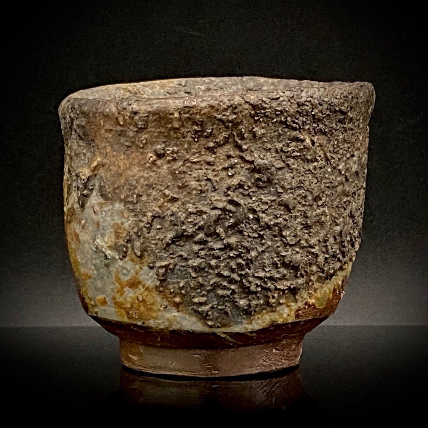 フランクフルト美術館収蔵作家 高原 昌治 作 備前焼 窯変胡麻灰被り酒呑 二大重要無形文化財保持者師事作品 #328