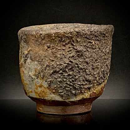 フランクフルト美術館収蔵作家 高原 昌治 作 備前焼 窯変胡麻灰被り酒呑 二大重要無形文化財保持者師事作品 #328