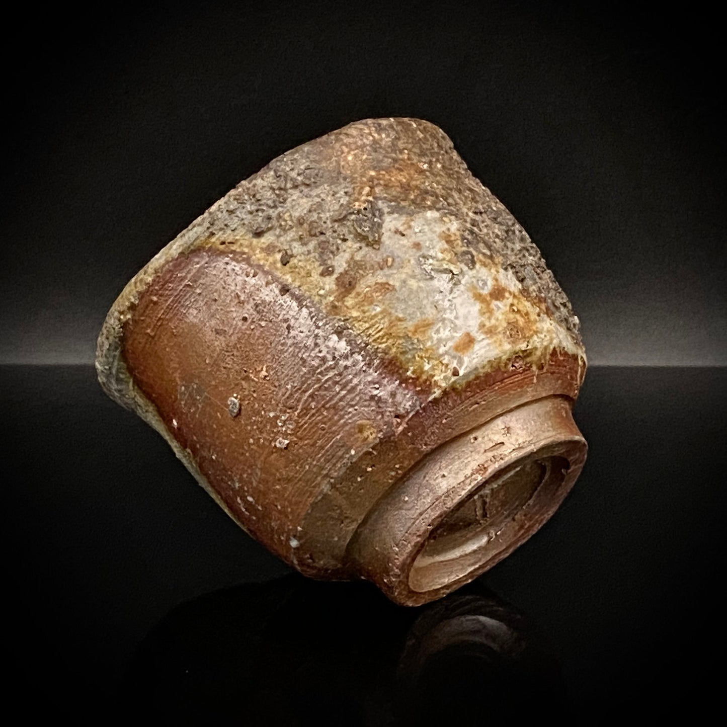 フランクフルト美術館収蔵作家 高原 昌治 作 備前焼 窯変胡麻灰被り酒呑 二大重要無形文化財保持者師事作品 #328