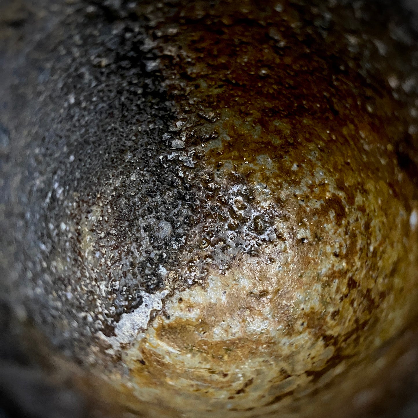 フランクフルト美術館収蔵作家 高原 昌治 作 備前焼 窯変胡麻灰被り酒呑 二大重要無形文化財保持者師事作品 #328